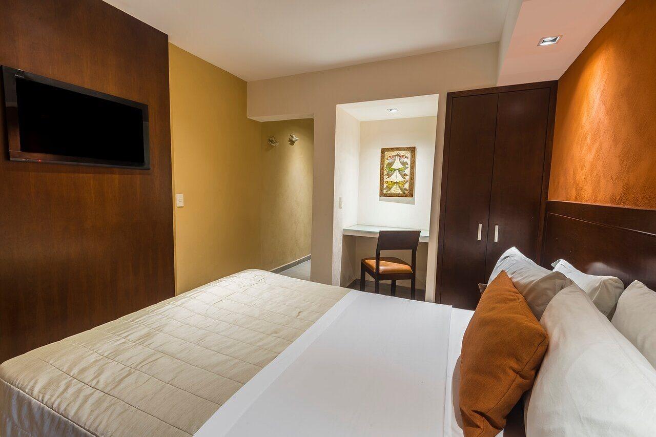 Hotel Puerta Del Sol Guadalajara Сапопан Экстерьер фото